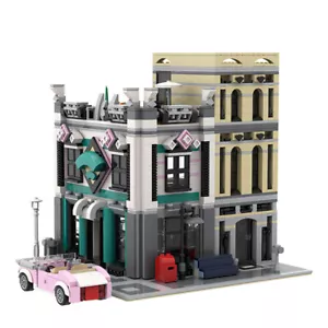 C4530 Modular Building: Internet Café Model with Interior 2220 Parts - Picture 1 of 1