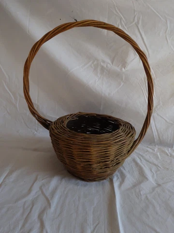 Vintage WICKER woven gathering basket American offset twisted handle ( 1930s) Cover