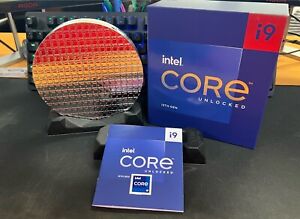 Intel Core i9 13900K Prozessor Verpackung + Boxen + silberner Wafer