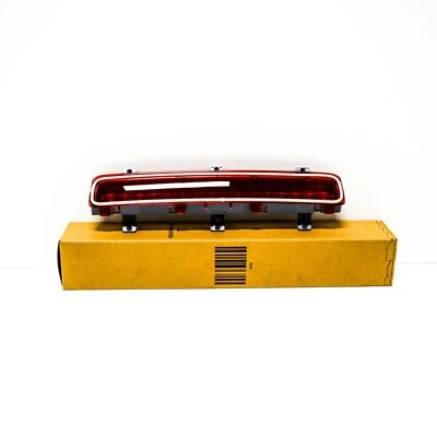 NUEVA LUZ FRENO TERCERA PARADA TRASERA AUDI A4 8H 8H0945097B ORIGINAL 8H0-945-097-B Foto 1 de 4