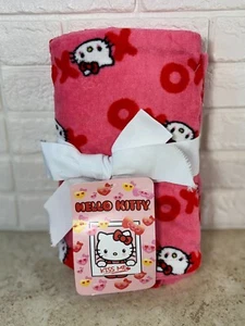 Hello Kitty By Sanrio Valentine's XOXO Kiss Me 2 Pack Hand Towels 16" x 28" NWT - Picture 1 of 11