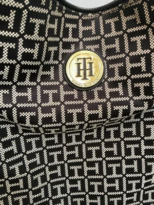 Tommy Hilfiger Bolso de Mano Grande TH Clásico Logo Negro con Latón Blanco Marino Foto 1 de 4