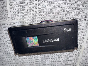 CPU Intel Pentium PII 333mhz 512k S1 Slot1 SL2TV with Heatsink and Fan - Picture 1 of 3