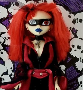 LILLIAN  Bleeding Edge Goths 12 inch FASHION DOLL 2003 BEG Punk SERIES 1 Figure - Picture 1 of 3
