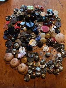 VTG Lot 100+ Buttons Mixed Estate - Picture 1 of 7