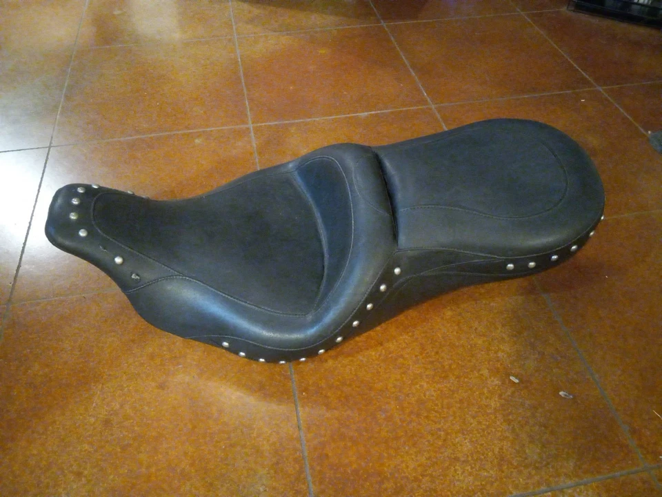 Mustang 75455 1 pieza asiento de turismo liso para Harley 1997-2007 Road King Foto 1 de 4