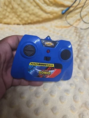 Sonic The Hedgehog & Allstars 2.4 GHZ Sega All-Star controle remoto de carro de controle remoto somente - Imagem 1 de 4