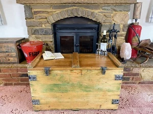 Old Antique Pine Chest, Vintage Wooden Storage Trunk, Blanket Box, Coffee Table. - Picture 1 of 8