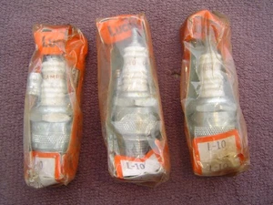 3 VINTAGE CHAMPION L10 SPARK PLUGS - Picture 1 of 1