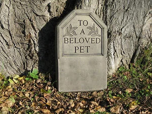 Pet Memorial Headstone Garden Ornament - Picture 1 of 1