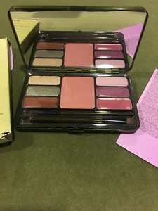 Mac 7 Face Indulgence Compact With Brushes New - Picture 1 of 5