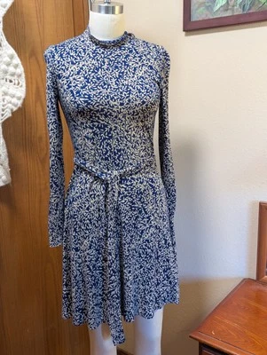 Vintage Diane Von Furstenberg Belted Midi Dress Made in Italy Size 4. Blue/Ivory - Image 1 of 4