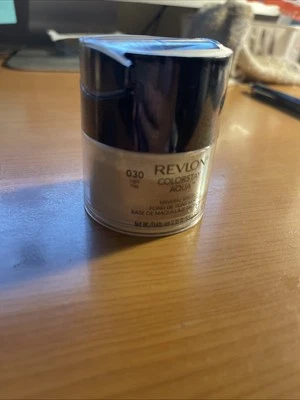 NEW Revlon Colorstay Aqua Mineral Makeup 030 LIGHT. SEALED - Image 1 of 4