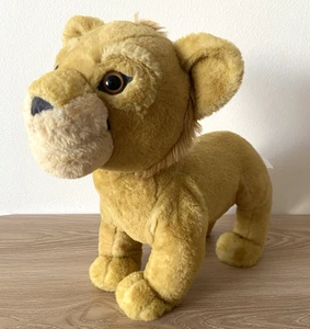 Disney Il Re Leone Parla e Ruggisci Simba Peluche Animato Animale Giovane FUNZIONA - Foto 1 di 8