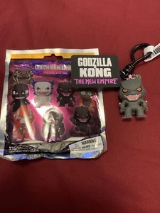 Monograma 2024 Godzilla X Kong Godzilla Con Título Persecución Figura Bolso Clip Raro - Imagen 1 de 1