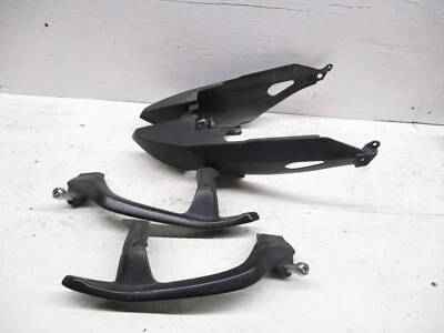 BMW K1200R 2006 barra de agarre trasera usada y cubierta Foto 1 de 4