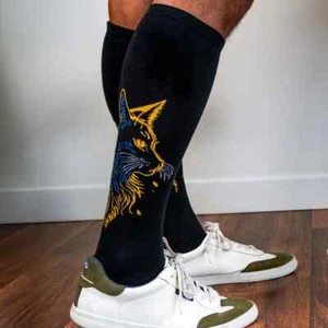 Calcetines hasta la rodilla de pantorrilla ancha Night Cat unisex XL elásticos moda felina nuevos - Imagen 1 de 3