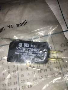 1343636 Hyster Switch SK12181204JE - Picture 1 of 4