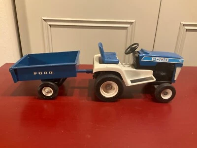 Vintage Ertl Ford LGT 12 Lawn and Garden Tractor With Trailer 1/12 Great Cond. - Image 1 of 4
