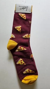 Primitives by Kathy Peperoni PIZZA Scheiben Neuheit Crew-SOCKEN weinrot/gelbgold - Bild 1 von 3