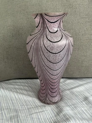 "Florero, decorativo floral vertical lavanda/negro detalles en espiral, 12"" de alto" Foto 1 de 4