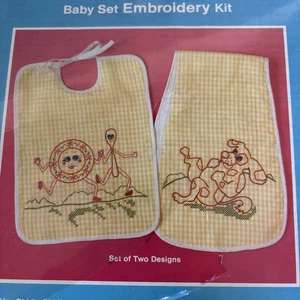 Wonder art Baby Bib Set Embroidery Kit #1576 Dish Spoon Puppy Yellow Gingham - Picture 1 of 7