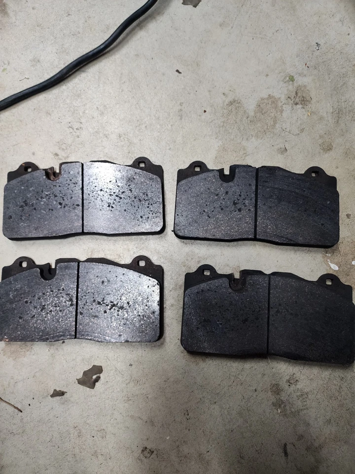 McLaren 570S/ 12C/650S 原始设备制造商布雷博前刹车片适用于碳陶瓷  — 第 1/4 张图片