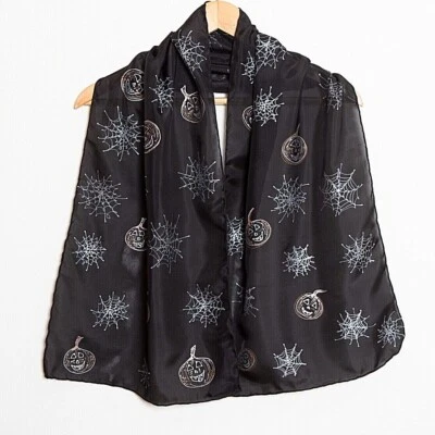 Bufanda de Halloween de seda negra pintada a mano con estampado de tela de araña de calabaza regalo de otoño Foto 1 de 4