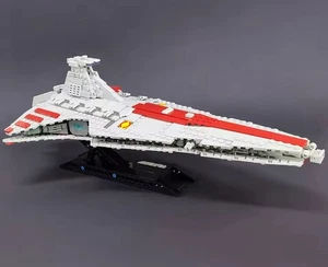 Star Wars Republic Attack Cruiser Building Blocks (960 Pieces) - Picture 1 of 4