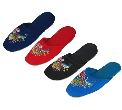 Zapatillas de algodón chinas bordadas de pavo real para mujer azul rojo negro turquesa nuevas Foto 1 de 3
