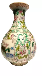 Vaso cinese smaltato decorato con fiori e animali - Foto 1 di 23