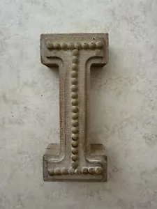 Ashland Heritage Natural monogram letter I wall plaque - Picture 1 of 3