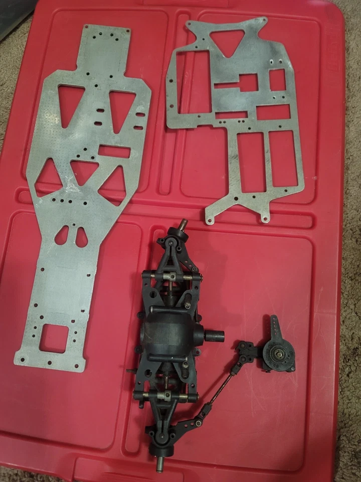 VINTAGE RARE SG MK4 CHASSIS LOT AND REAR DIFFERENTIAL 1/8 SCALE RC RARE HTF !!! - Image 1 of 4