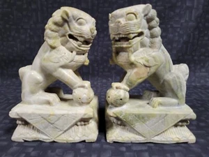 Vintage Pair of Chinese Hand Carved Soapstone Foo Dog Lion Statues / Bookends - Picture 1 of 11