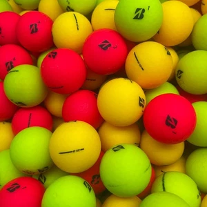 36 pelotas de golf Bridgestone e12 de color mate usadas colores mezclados - grado 3A AAA - Imagen 1 de 5