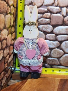 Ostern Holzhase handbemalt Stoffkleid freistehend - Bild 1 von 12
