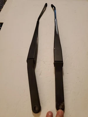 1996 2004 ACURA RL LEFT & RIGHT WINDSHIELD WIPER ARMS OEM  - Image 1 of 4