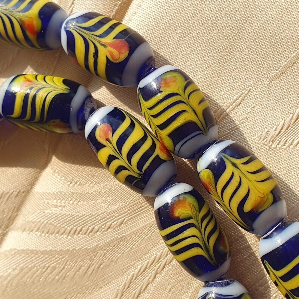 Collana lunga vintage blu fantasia piume perline di vetroregalo - Immagine 1 di 4