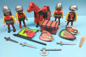 Playmobil® 4 schöne Ritter + Zubehör Castle (1) - Bild 1 von 1