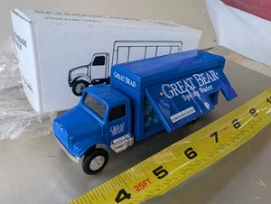 ERTL 25181 INTERNATIONAL BEVERAGE TRUCK 1/64 GREAT BEAR 1999 COLLECTIBLE TOY - Picture 1 of 12