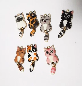 Kitten Charms with Moving Tails ~ Lot of 7 ~ About 1 1/2" ~ L@@K! - Picture 1 of 1