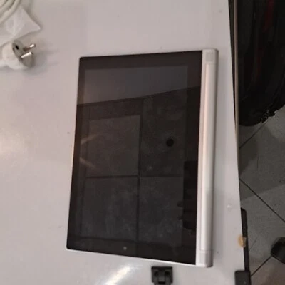 LENOVO Yoga Tablet 2 1050f Silver, Defective/No Power - Bild 1 von 3