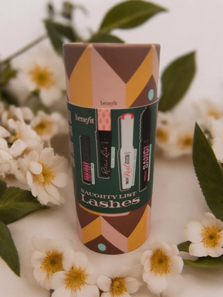 BENEFIT Naughty list LASHES Free Shipping - Image 1 of 1