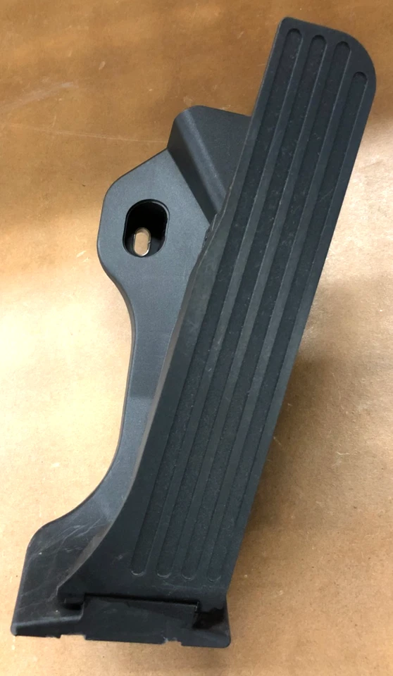 2011 volkswagen tiguan gas pedal accelerator 2009-2017 - Image 1 of 3