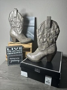 MIA LARUE Gold Distressed Metallic Studded Western Cowboy Boots 7.5 W/Box EUC - Picture 1 of 24
