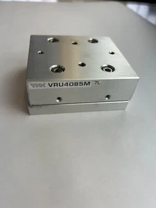 THK VRU4085M Linear Slide 80mmx85mm - Picture 1 of 3