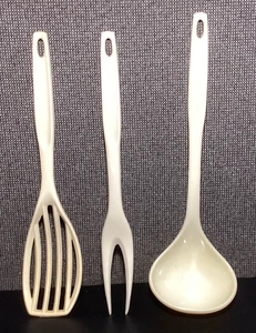 Menge (3) Foley SERVIERUTENSILIEN Mixgabel, Schöpfkelle, Zweizinkengabel, Creme - Bild 1 von 2