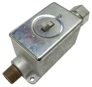 Cuerpo de dispositivo de una sola banda Crouse-Hinds FDC1 FDC2 1/2" - 3/4" con cubierta de interruptor - Imagen 1 de 2