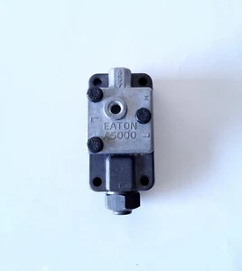 Eaton A-5000 Valve Assembly Range Slave - NEW / LOOSE - Picture 1 of 11