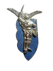 CHASSEURS PARACHUTISTES DU 9° RCP (TRANSLUCIDE) VARIANTE ARGENTE FOND BLEU - Imagen 1 de 2